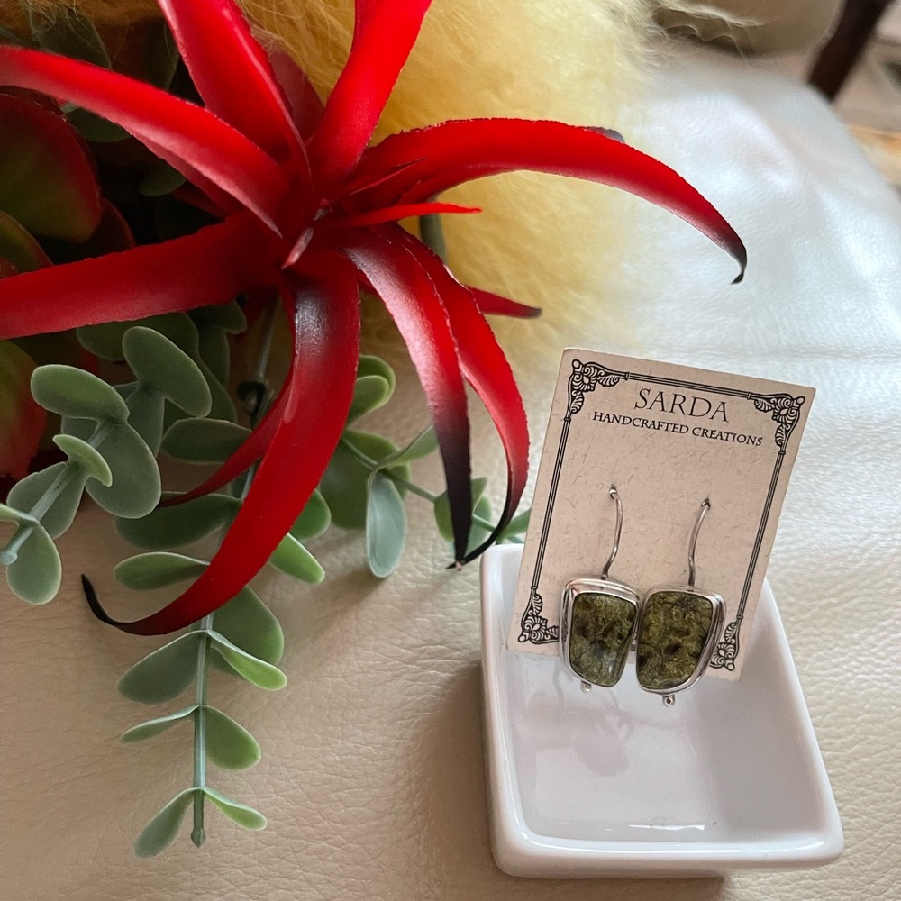 SARDA Sterling Silver & Polished Green Stone Pierced Drop Earrings